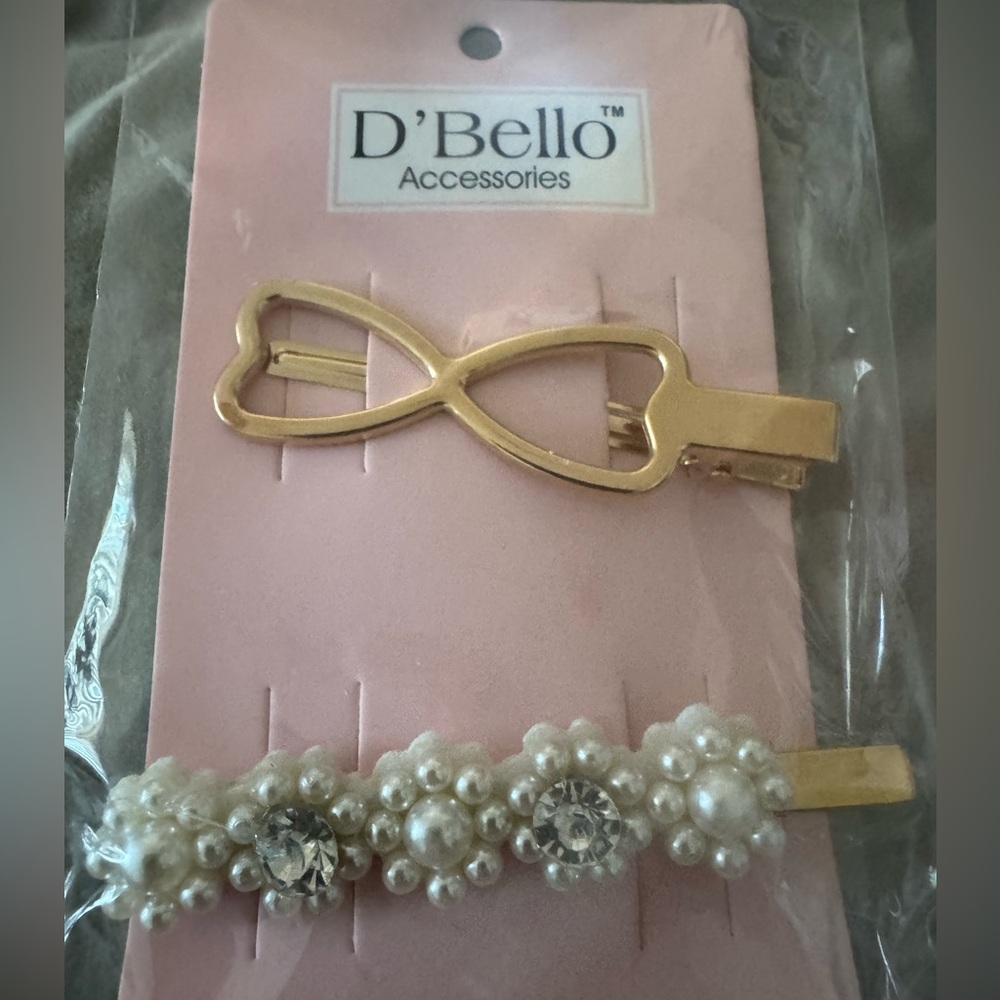 Elegant feminine Gold and Pearl Hair Clip Set for Weddings/Special occ - NWT